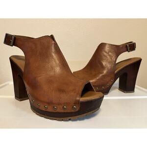 Korks Arden Platform Sandal Wood Block Heel Studded Clog Brown Size 9